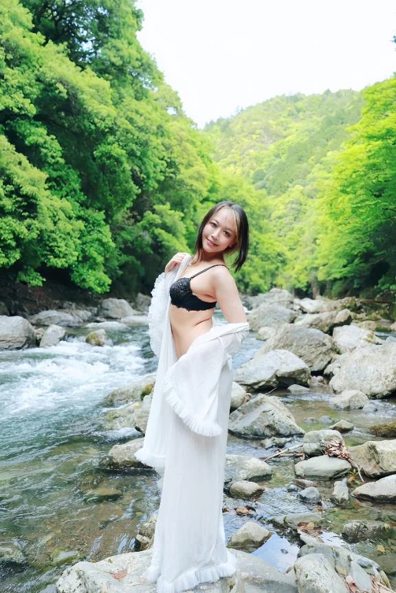 貴子