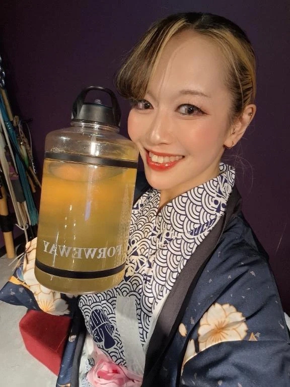 貴子