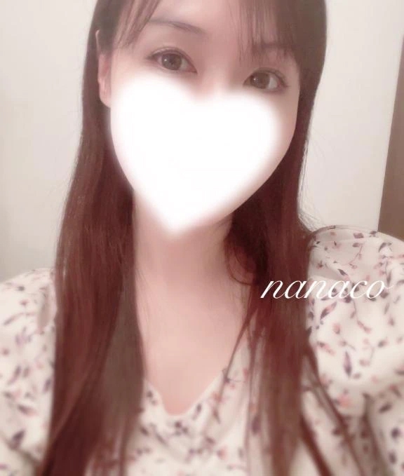 ななこ