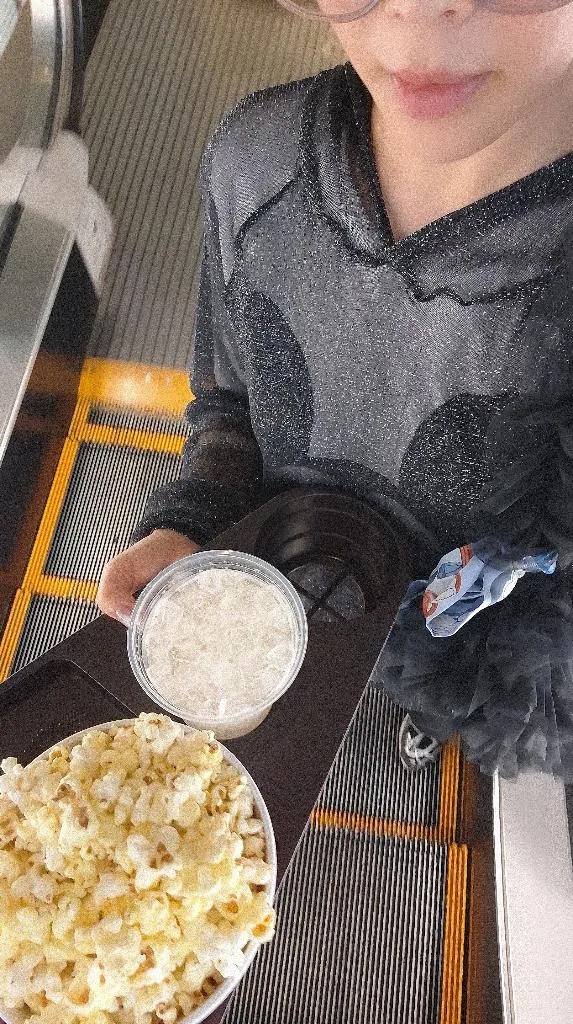 貴子